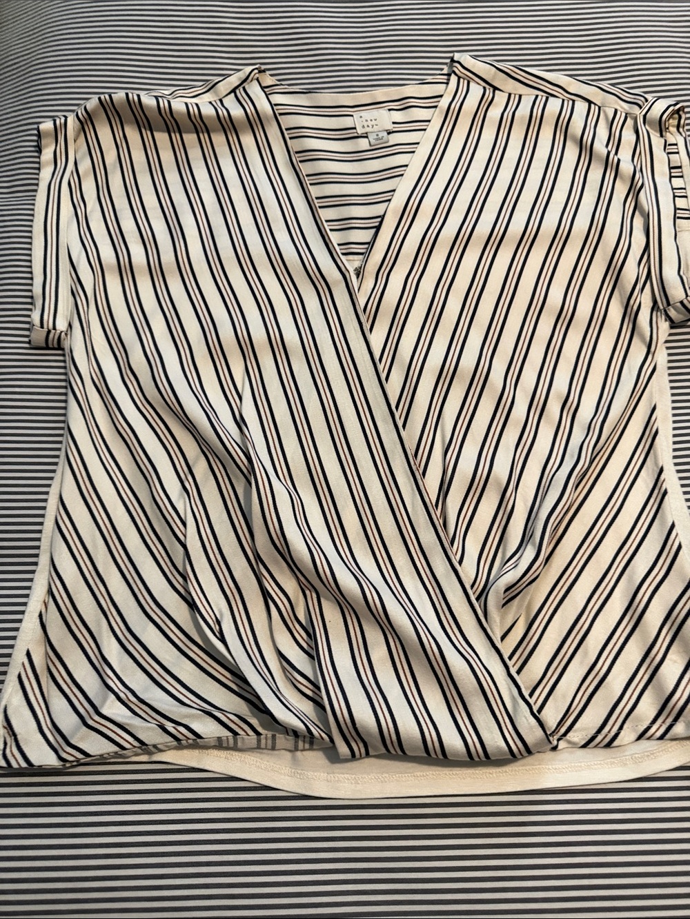 Short sleeve/really cute to dress up or down